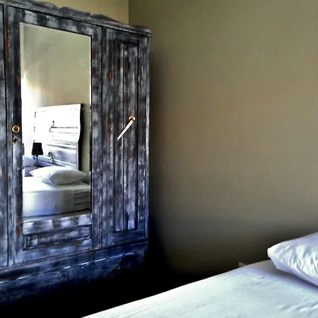 Wallis Rato Guest house